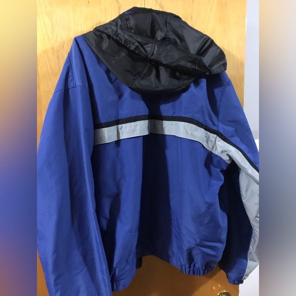 Men’s jacket.  From smoke free and pet free home.  XXL. Sturdy zippers - Picture 3 of 10